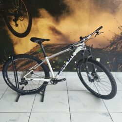 BELFORT Bicicleta Alom Comp B1 R29 T17 Blanco