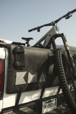 imgi_193_IMG_5261_JPG_1080x TAILGATE PAD L 155 CM / 6 BIKES